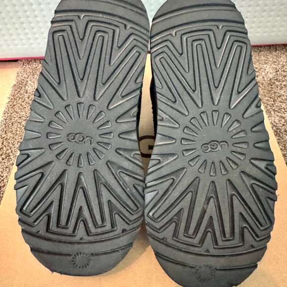 UGG Kids Black Suede Boots - Picture 6 of 6